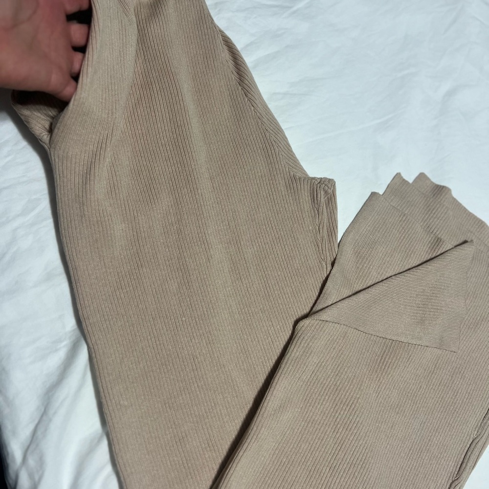 ALO Yoga Ribbed Beige Leggings - Picture 7 of 8